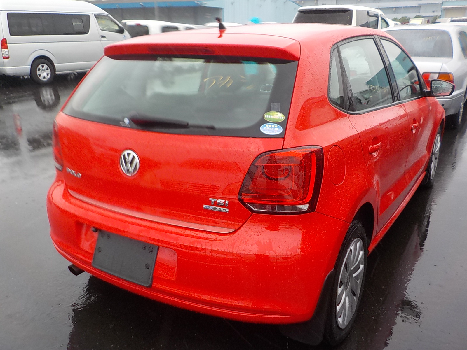 VOLKSWAGEN POLO