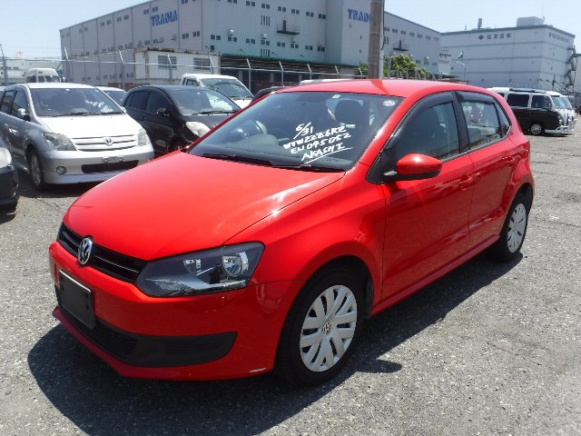 VOLKSWAGEN POLO