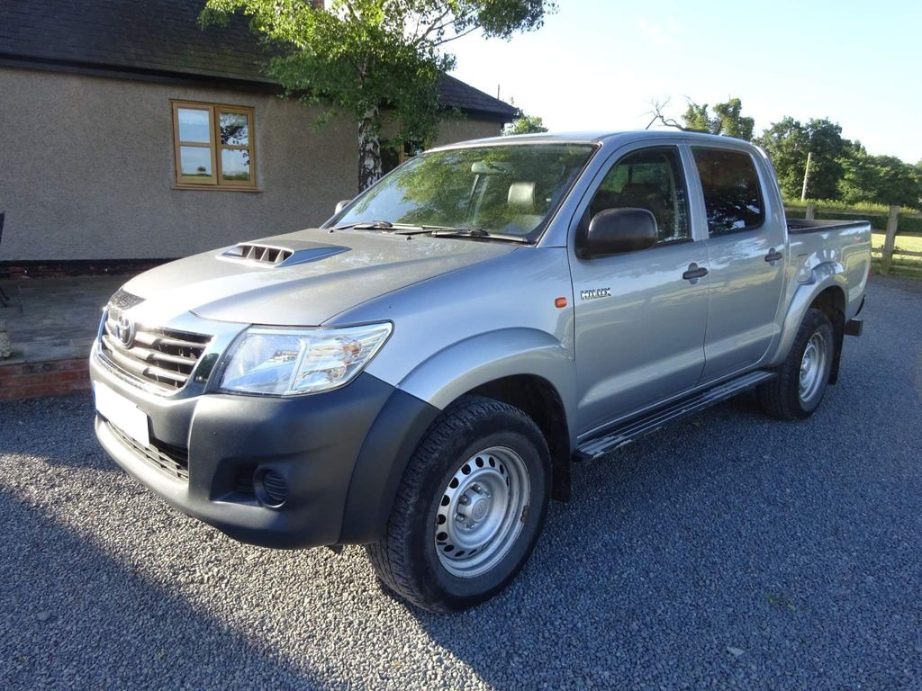 TOYOTA HILUX 2.5