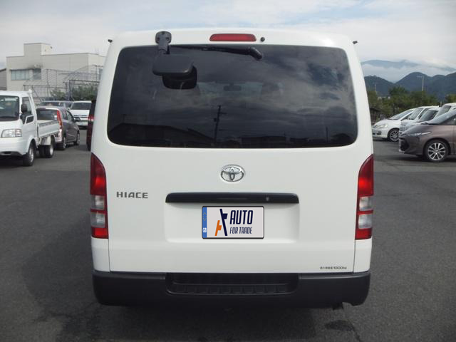 TOYOTA HIACE