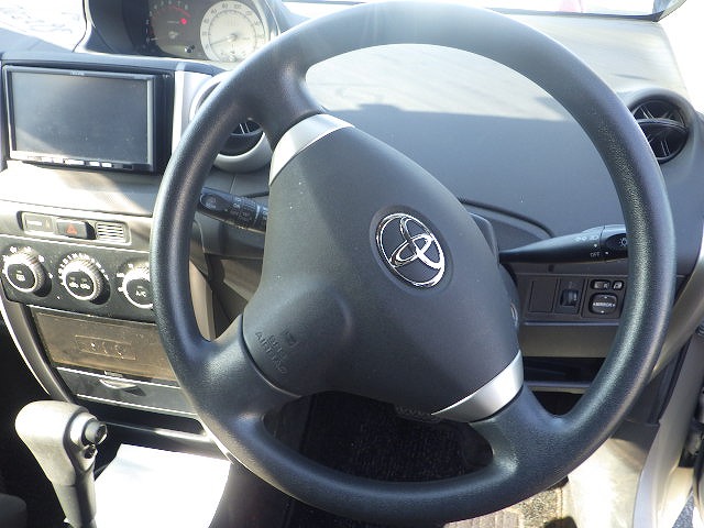 TOYOTA IST