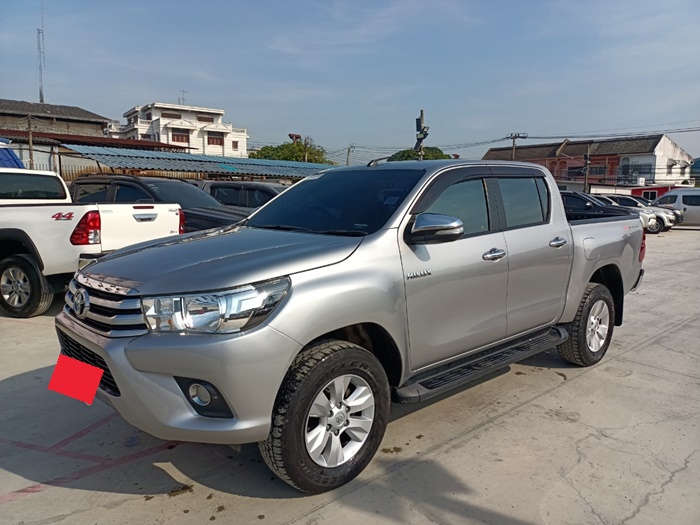 TOYOTA HILUX