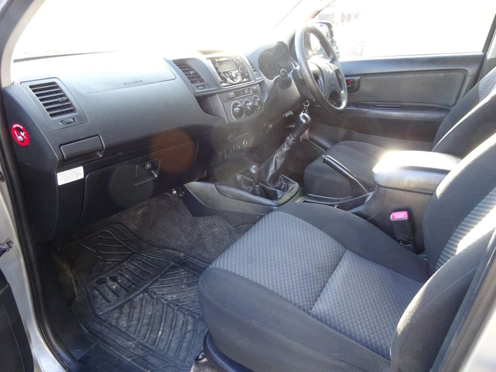 TOYOTA HILUX 2.5