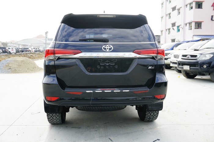 TOYOTA FORTUNER