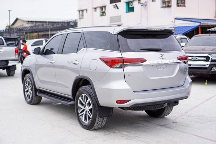 TOYOTA FORTUNER