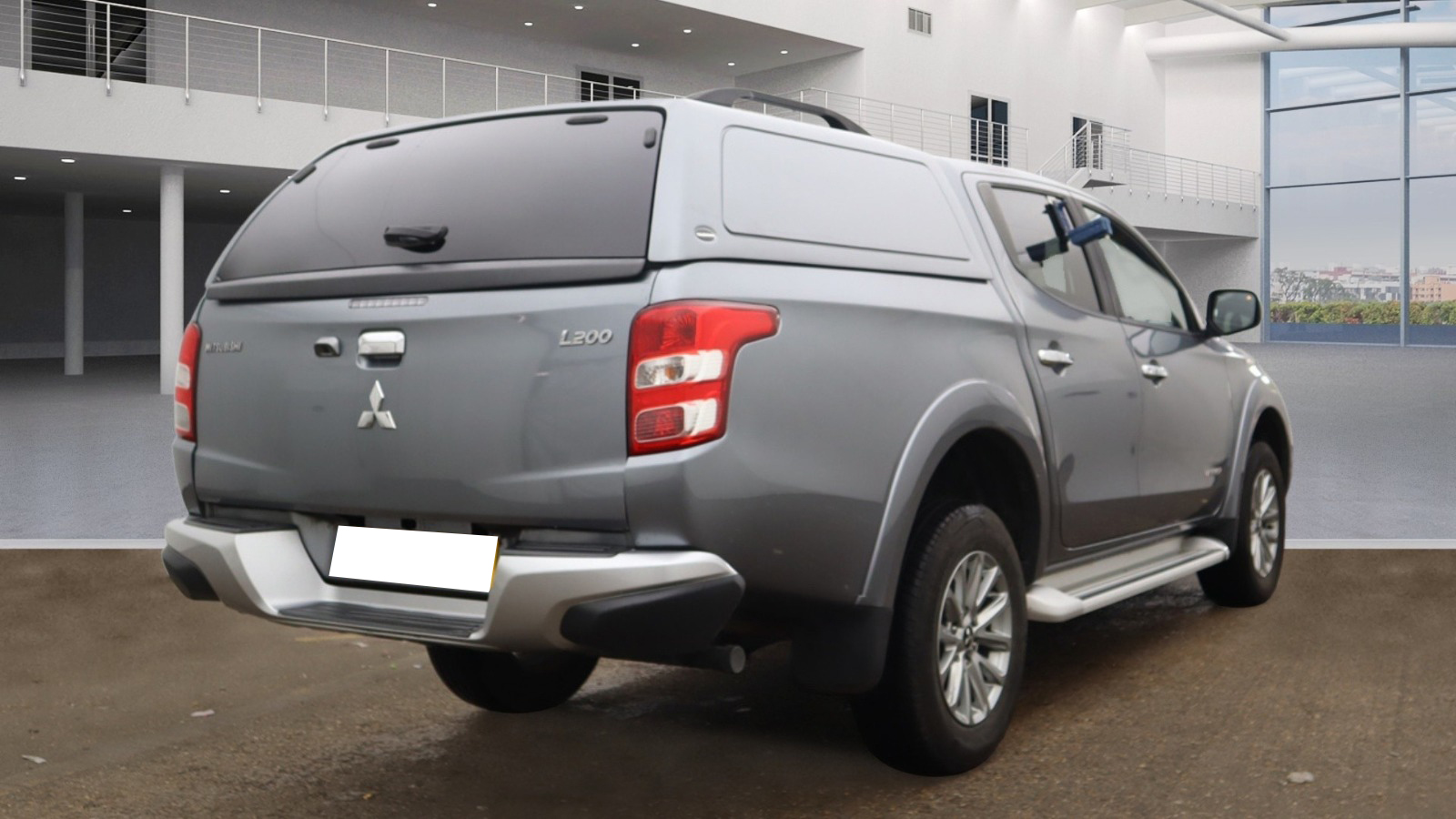 MITSUBISHI L200