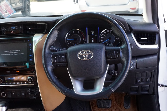 TOYOTA FORTUNER