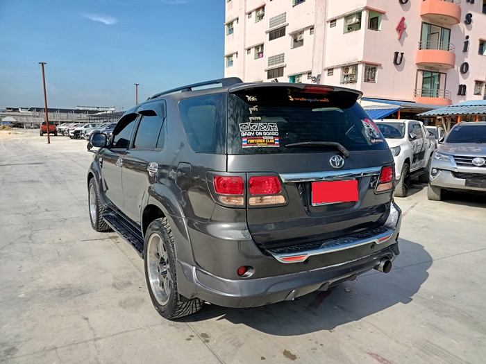 TOYOTA FORTUNER