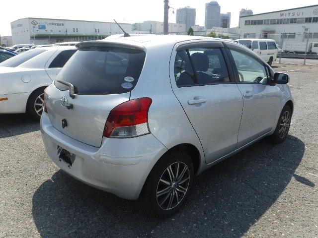 TOYOTA VITZ