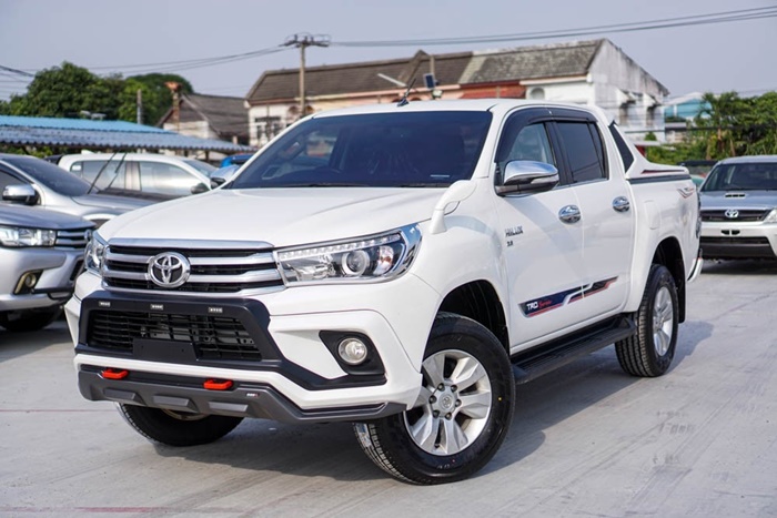 TOYOTA HILUX