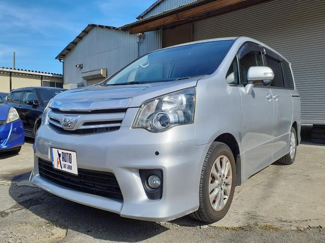 TOYOTA NOAH SI