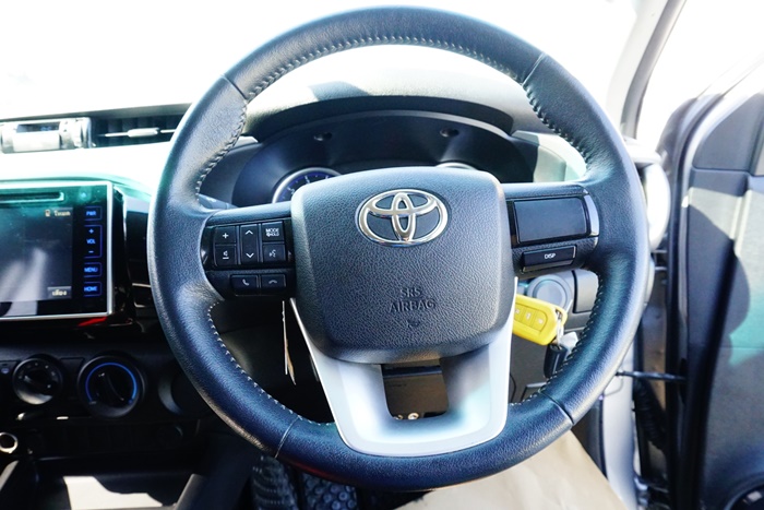 TOYOTA HILUX