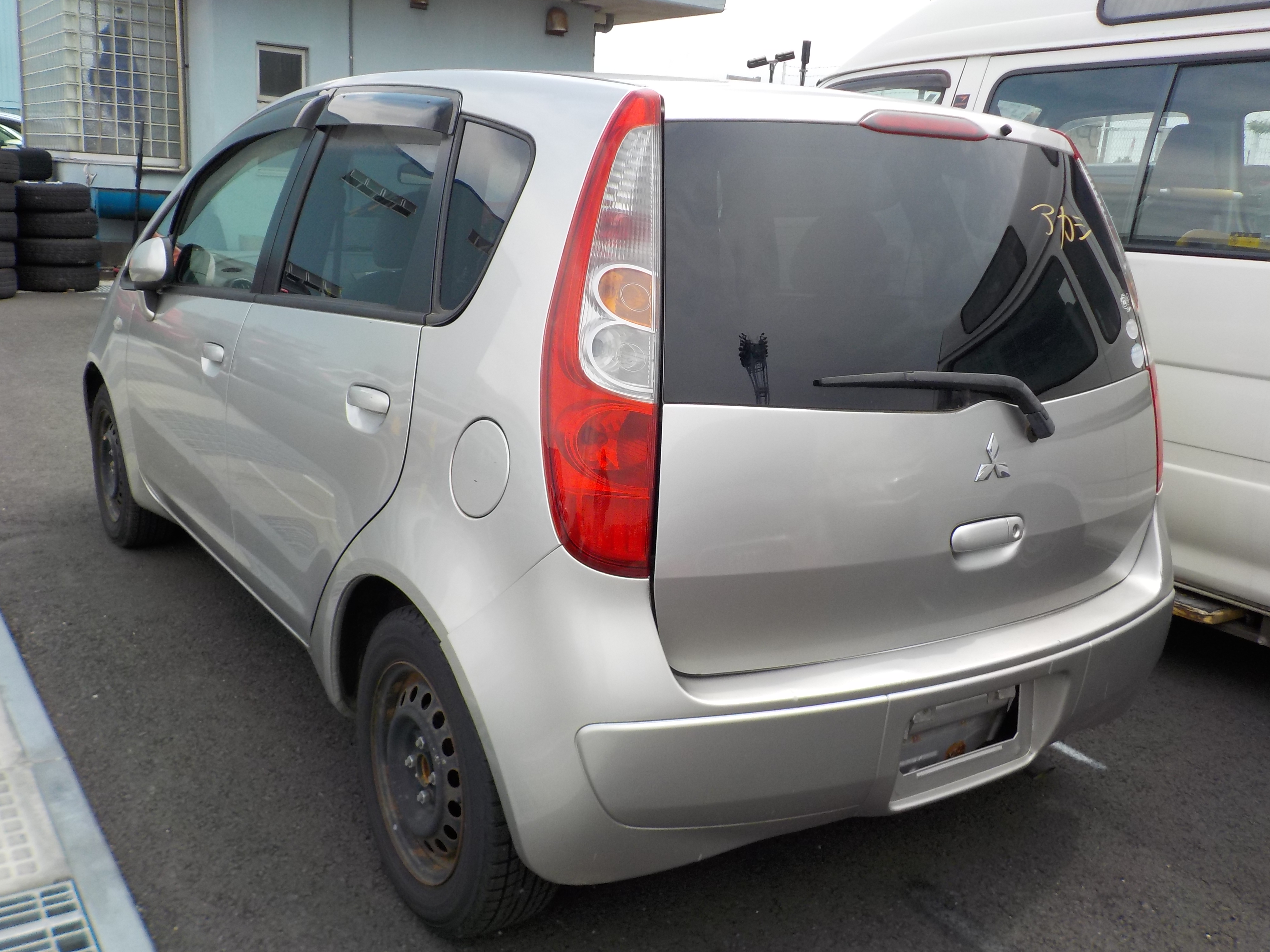 MITSUBISHI COLT